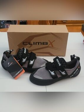 Rave Men's Gray and Black Climbing Shoes